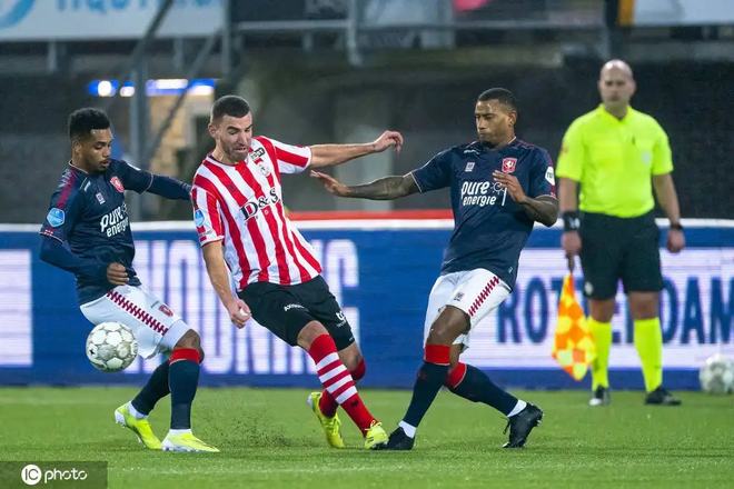 此次足球赛 此次足球赛